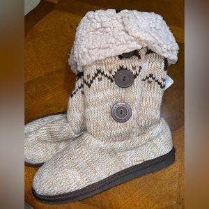 Size 6 Sweater Boot